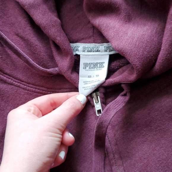 Maroon zip up hoodie - Picture 3 of 3